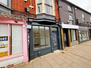 79-80 High St, Lincoln to rent Building Photo- Image 1 of 3