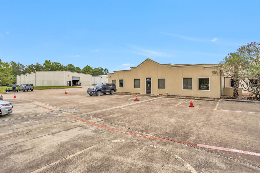 1207 N Fm 3083 Rd, Conroe, TX for sale - Building Photo - Image 3 of 41