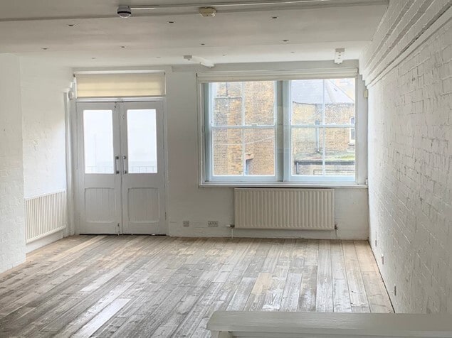 32-37 Cowper St, London to rent - Interior Photo - Image 3 of 7