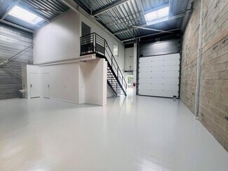 More details for 570 Rue Du Valibout, Plaisir - Light Industrial to Rent