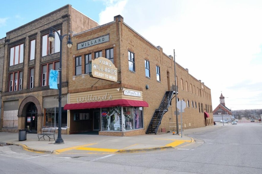 36 W Main St, Marshalltown, IA for rent - Primary Photo - Image 1 of 1