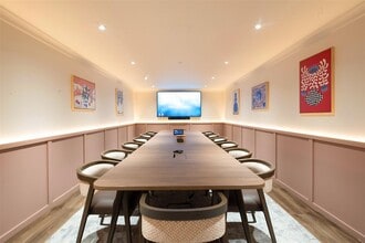 20-22 Grosvenor Gardens Mews N, London to rent Interior Photo- Image 2 of 9