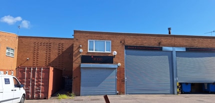 Rutherford Way, Crawley to rent Building Photo- Image 1 of 4