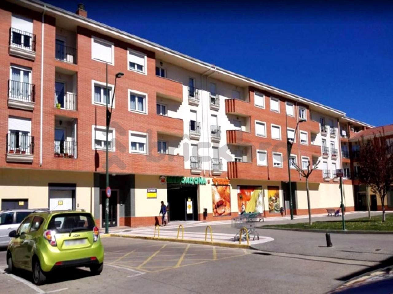 Retail in San Andrés del Rabanedo, León to rent Interior Photo- Image 1 of 6
