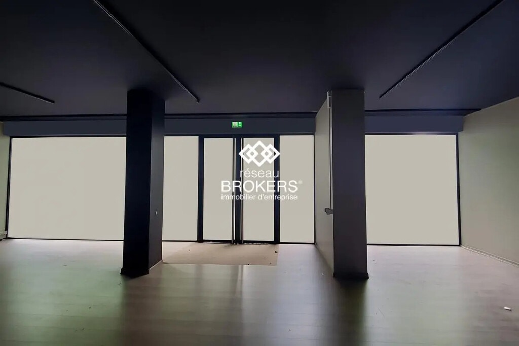 Location Commerce 395 m² - Photo 1