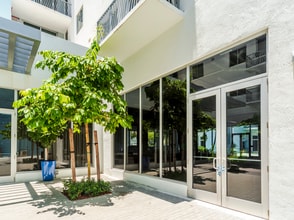 8175 NW 107th Ave, Doral, FL to rent Building Photo- Image 2 of 6