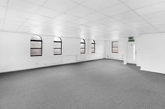 Churchfield Ct, Barnsley to rent Interior Photo- Image 2 of 3