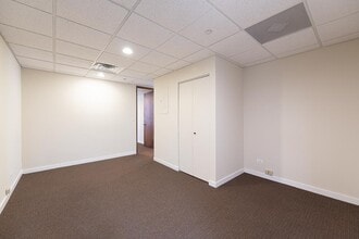 180 N Michigan Ave, Chicago, IL to rent Interior Photo- Image 2 of 7