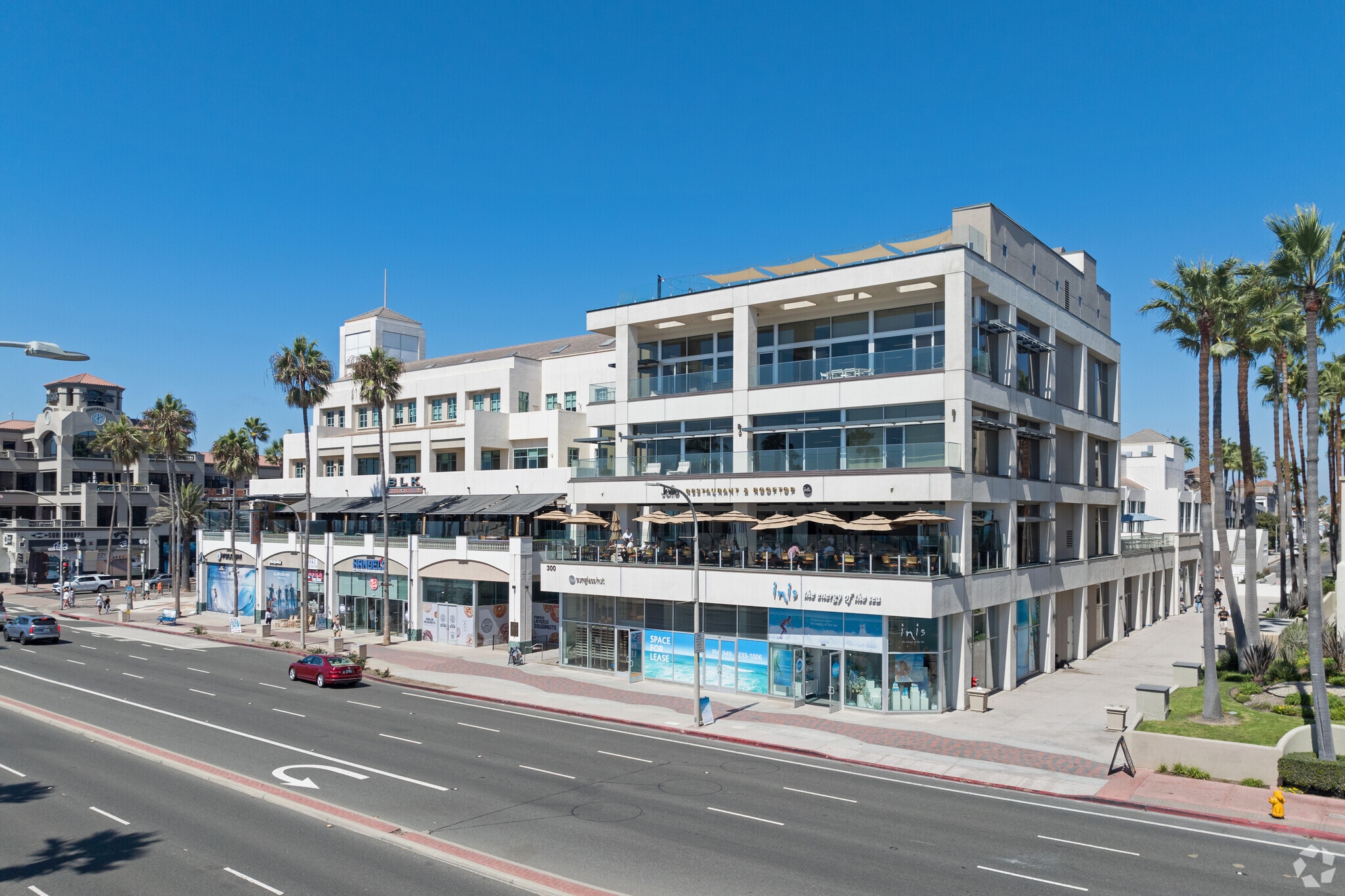 300 Pacific Coast Hwy, Huntington Beach, CA to rent Building Photo- Image 1 of 10