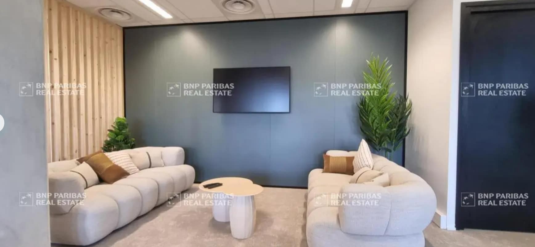 Office in Dardilly to rent Interior Photo- Image 1 of 23