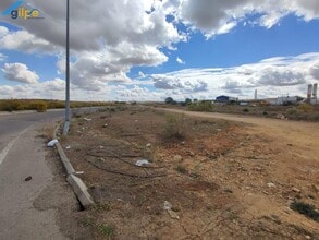 Calle de la Piedra Hincada Trece, 1, Alcalá de Guadaíra, SEV - Aerial  map view