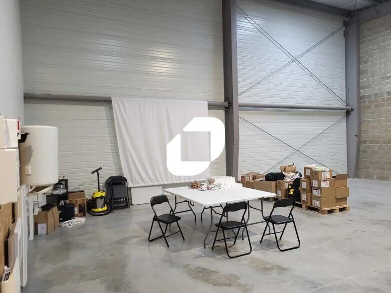 Office in Mérignac to rent - Interior Photo - Image 3 of 8