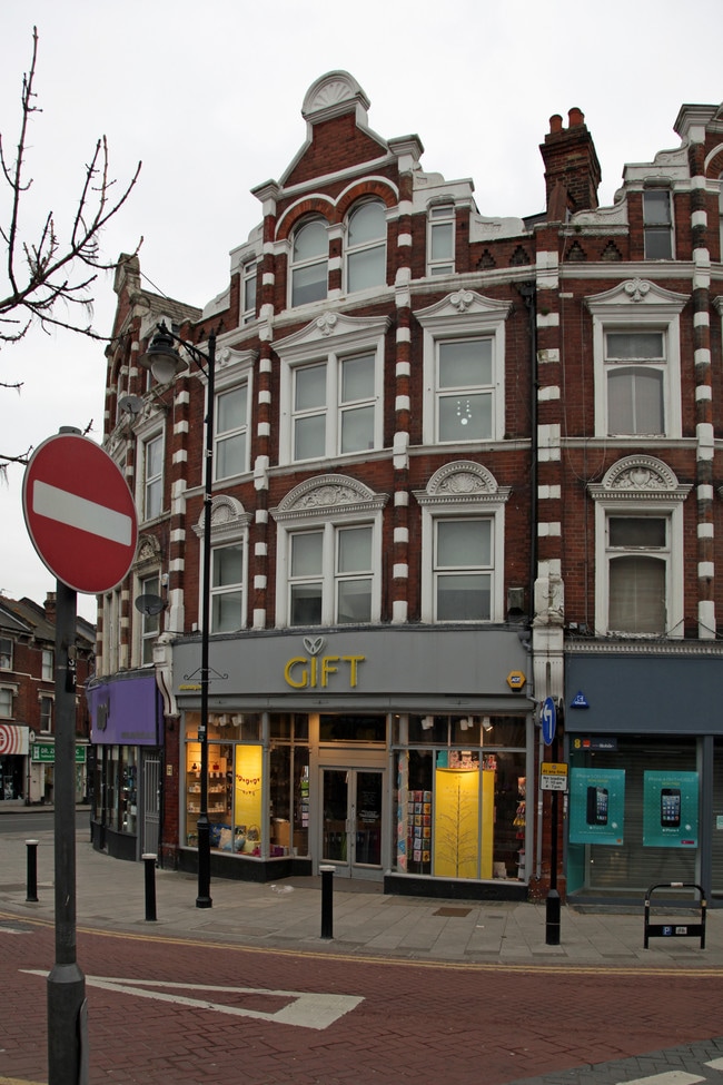 More details for 14 Topsfield Para, London - Retail to Rent