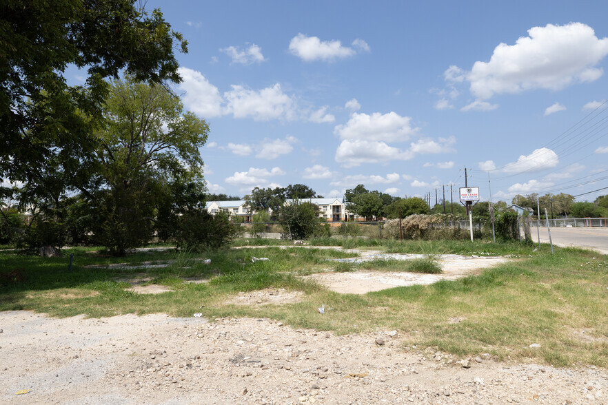 1225 S Brazos St, San Antonio, TX for rent - Primary Photo - Image 1 of 3