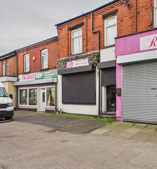 162 Gidlow Ln, Wigan to rent - Building Photo - Image 2 of 16