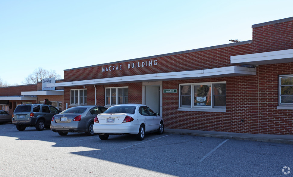 1834 Banking St, Greensboro, NC for rent - Building Photo - Image 3 of 4