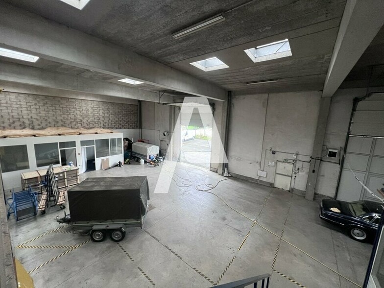 15 Route De Fontainebleau, Vitry-sur-Seine to rent - Building Photo - Image 2 of 5