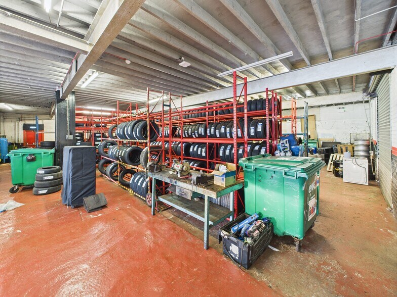 198-200 Greenock, Greenock to rent - Interior Photo - Image 3 of 3