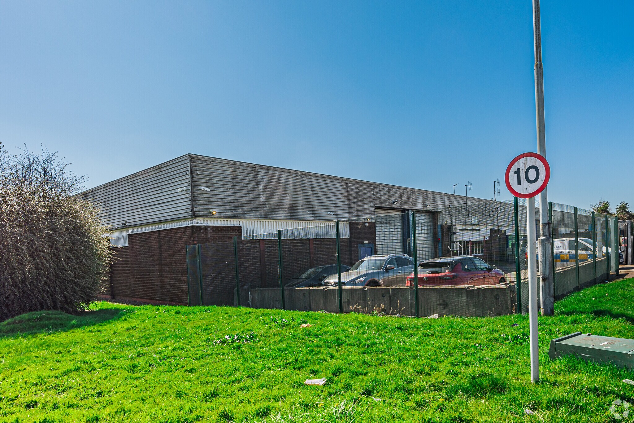 1-8 Freskyn Pl, Broxburn to rent Primary Photo- Image 1 of 11