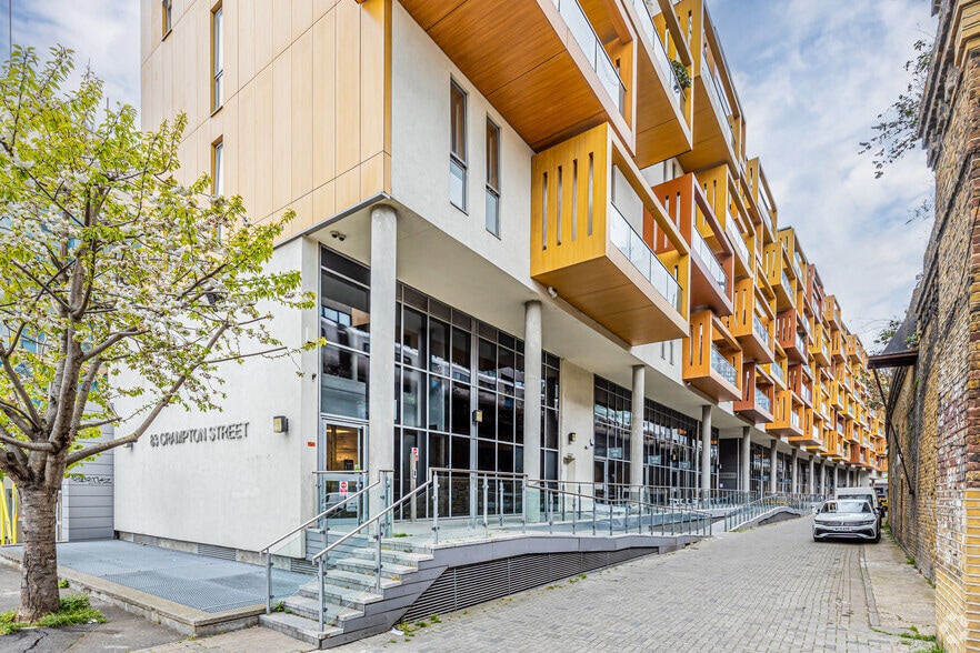 83 Crampton St, London to rent - Building Photo - Image 3 of 6