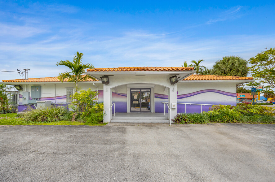 99 W 49th St, Hialeah, FL for rent - Building Photo - Image 1 of 19