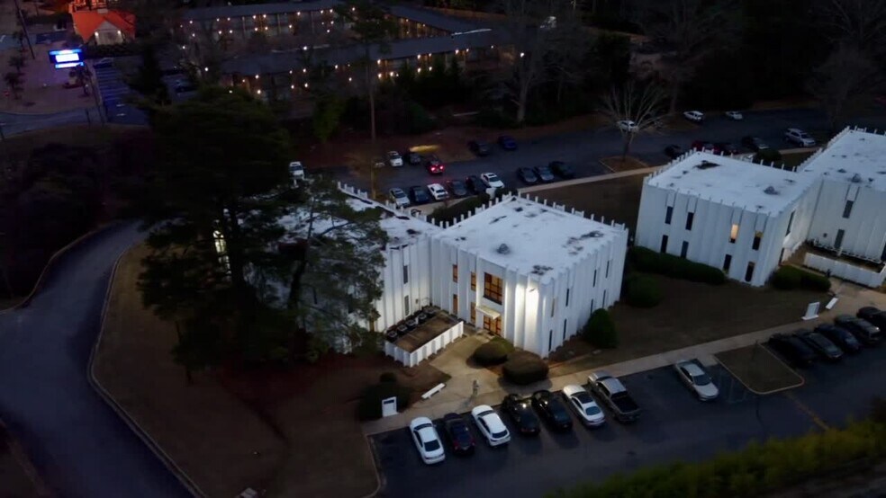 2500 W Broad St, Athens, GA to rent - Commercial Listing Video - Image 2 of 4