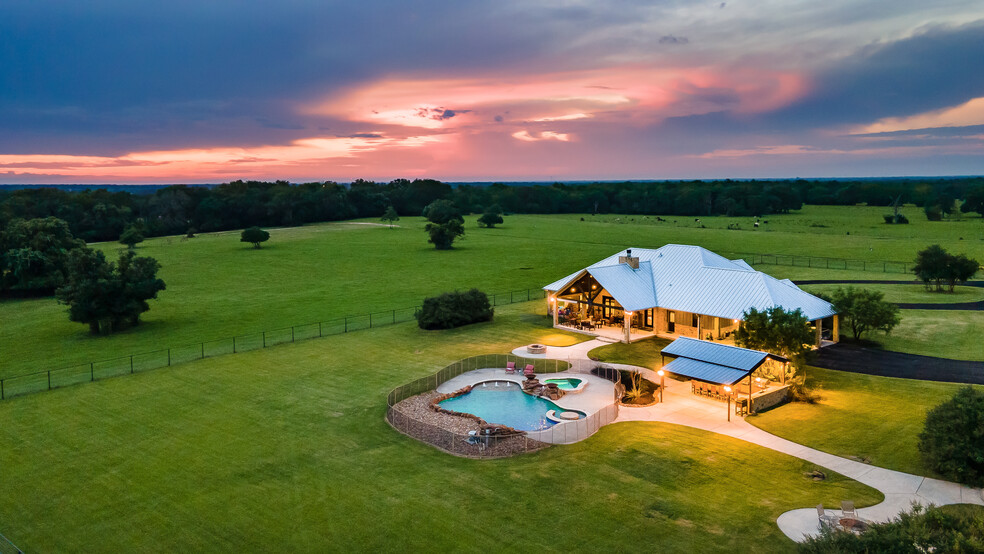 10285 Ferrill Creek Rd, Bryan, TX for sale - Primary Photo - Image 1 of 1