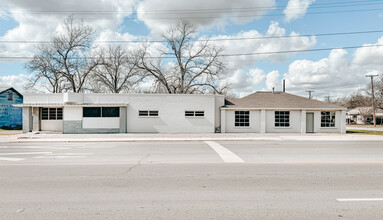 305 N Laurent St, Victoria, TX for rent Building Photo- Image 1 of 41