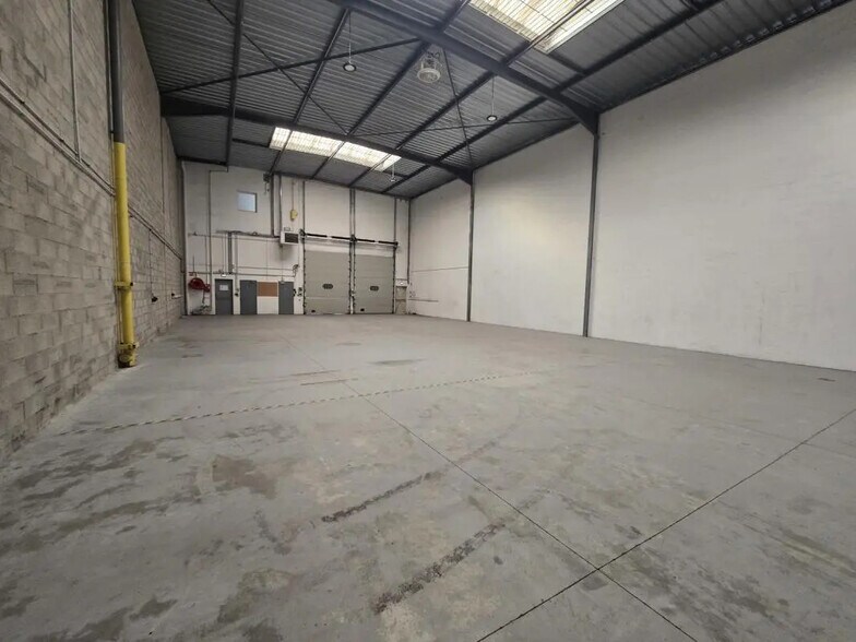 Office in Saint-Ouen-sur-Seine to rent - Interior Photo - Image 2 of 17