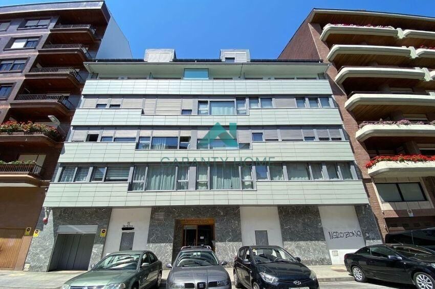 Retail in Torrelavega, Cantabria for sale Building Photo- Image 1 of 18