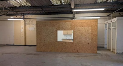 Kerry Rd, Newtown to rent Interior Photo- Image 2 of 5