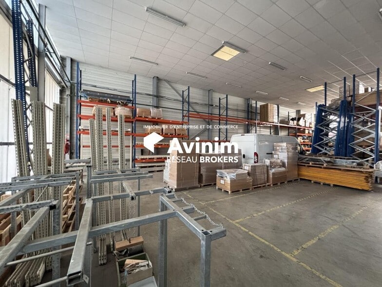 Industrial in Toulouse to rent - Interior Photo - Image 2 of 7