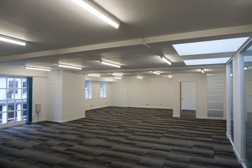 St Marys Way, Thornbury to rent - Building Photo - Image 2 of 24