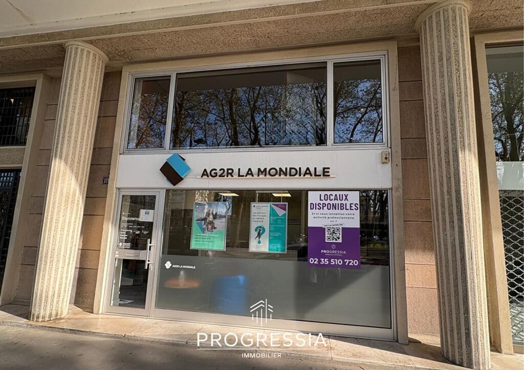Location Commerce 100 m² - Photo 1