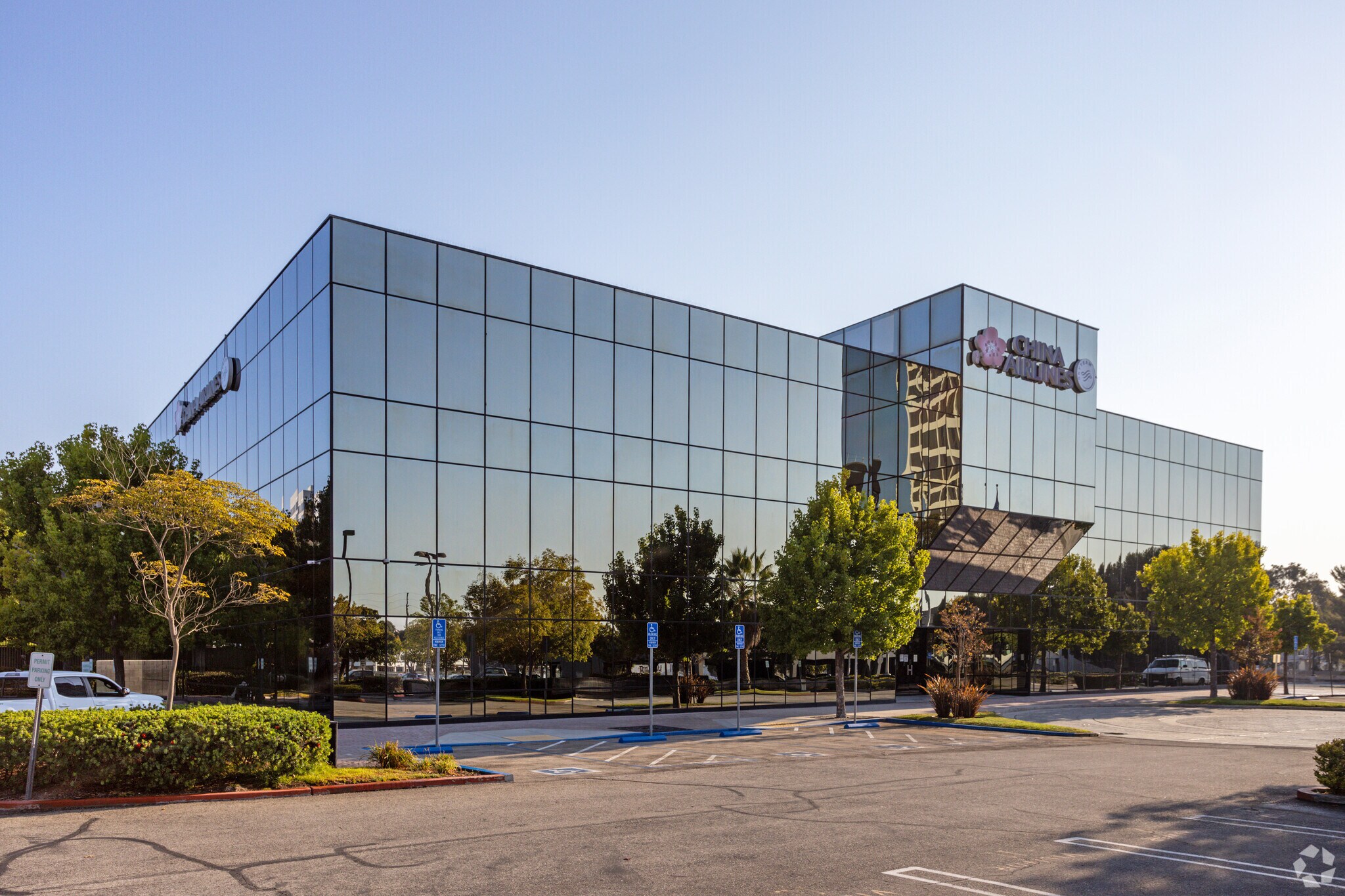 200 Continental Blvd, El Segundo, CA for rent Building Photo- Image 1 of 5