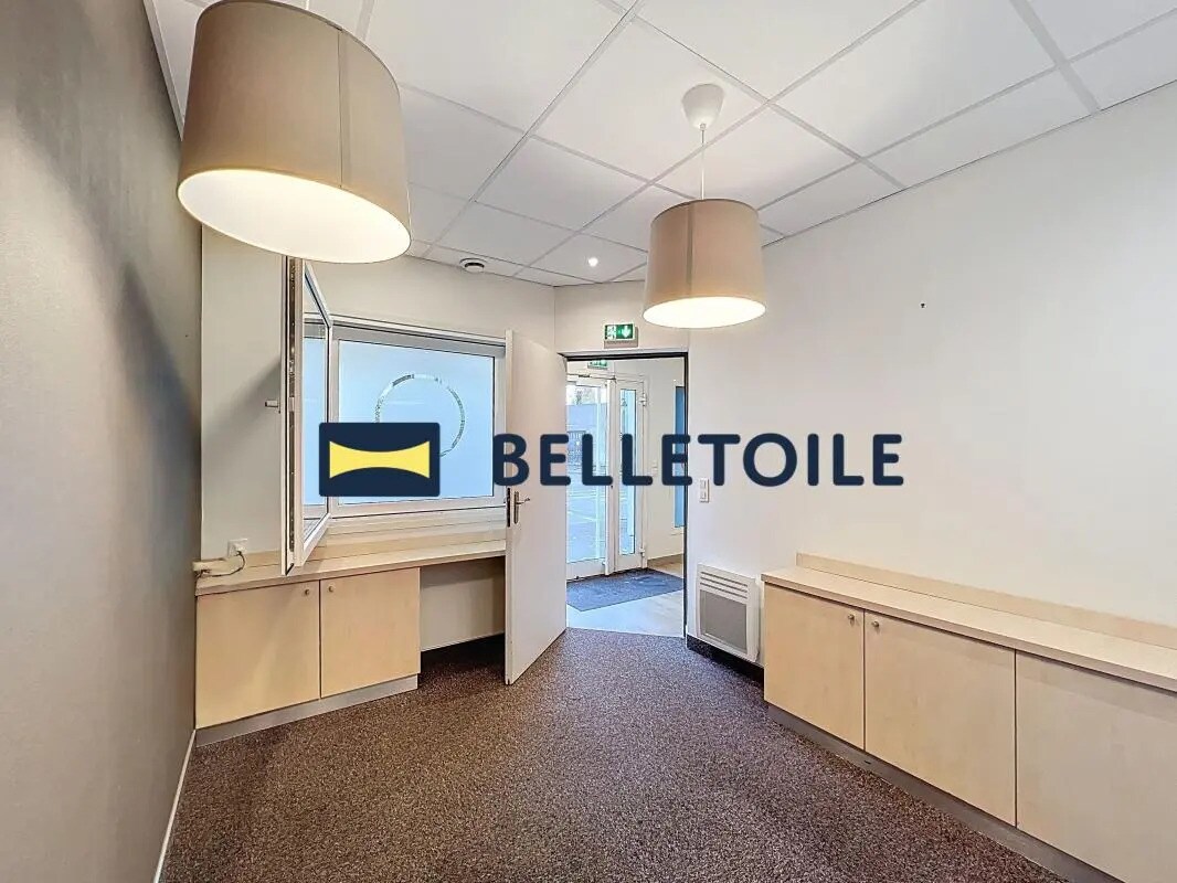 Retail in Maisons-Alfort to rent Primary Photo- Image 1 of 11