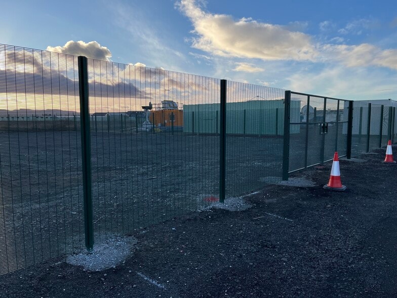 Errol Airfield, Errol to rent - Building Photo - Image 2 of 5