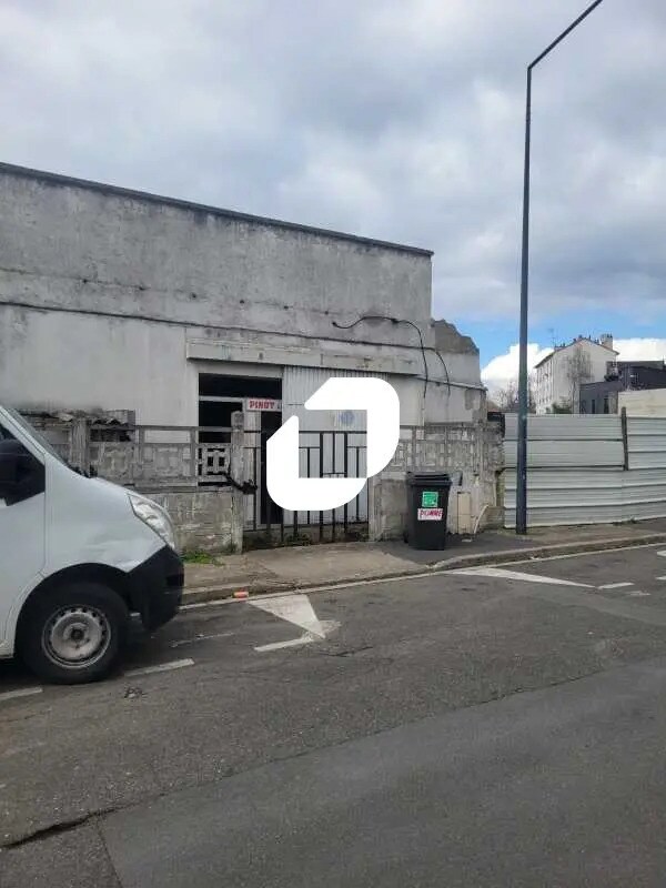 Light Industrial in Saint-Denis for sale Building Photo- Image 1 of 12