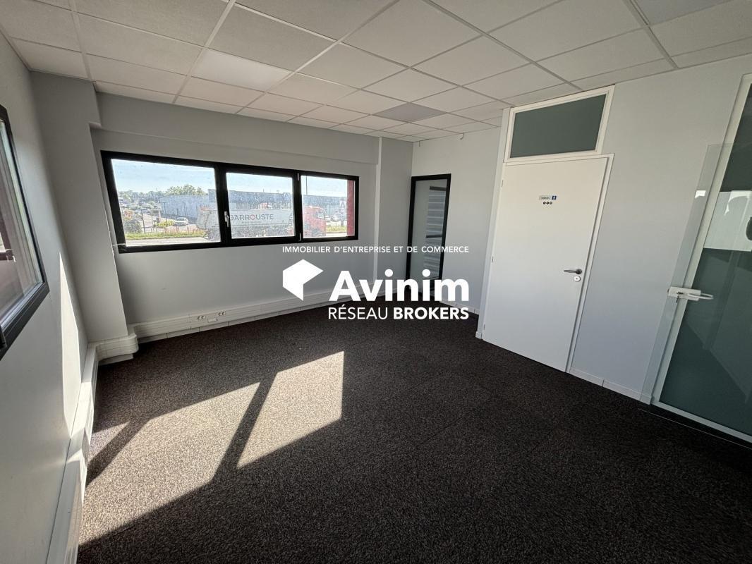 Office in Grenade to rent Interior Photo- Image 1 of 12
