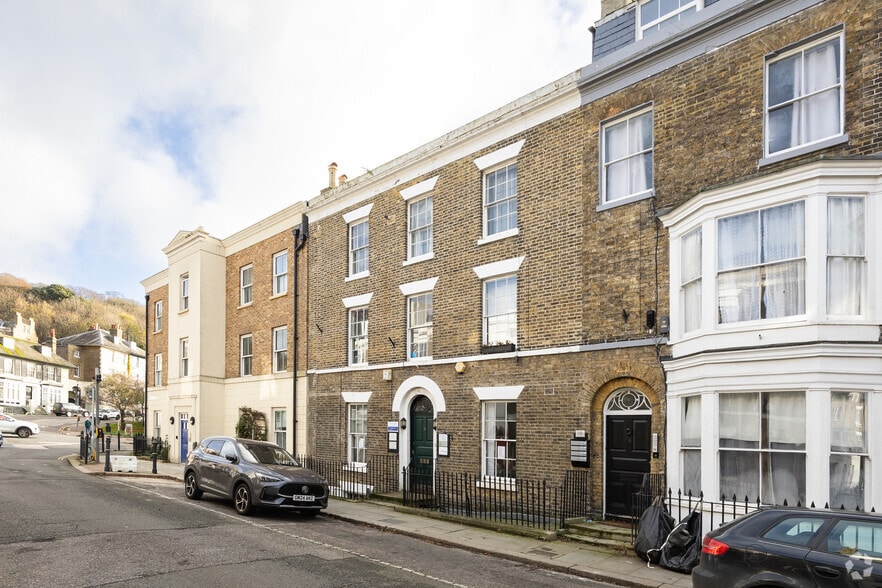 16 Castle St, Dover to rent - Primary Photo - Image 2 of 2