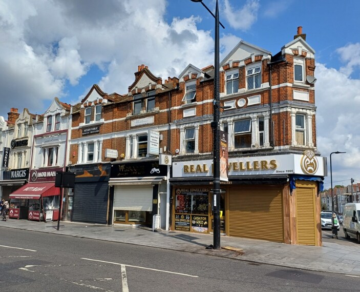88 The Broadway, Southall for sale Primary Photo- Image 1 of 1