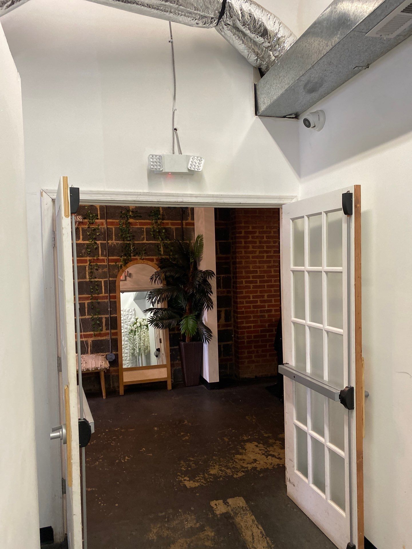 5503-5505 Reisterstown Rd, Baltimore, MD to rent Interior Photo- Image 1 of 18