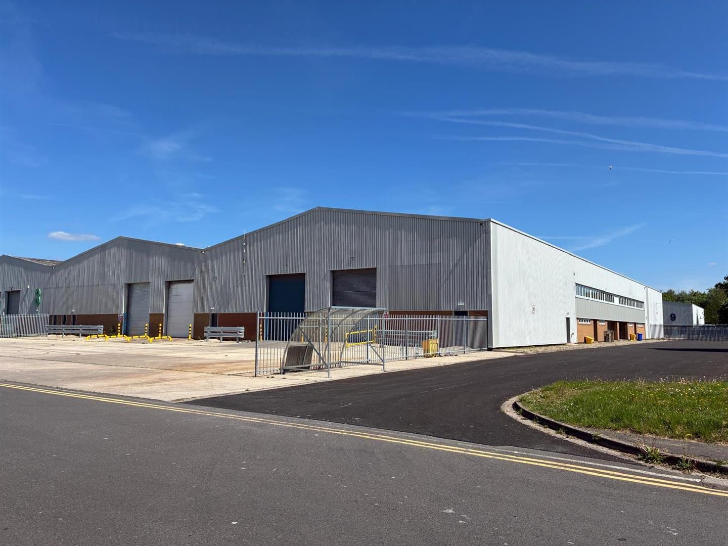 4-5 Horsefair Rd, Bridgend to rent Building Photo- Image 1 of 10