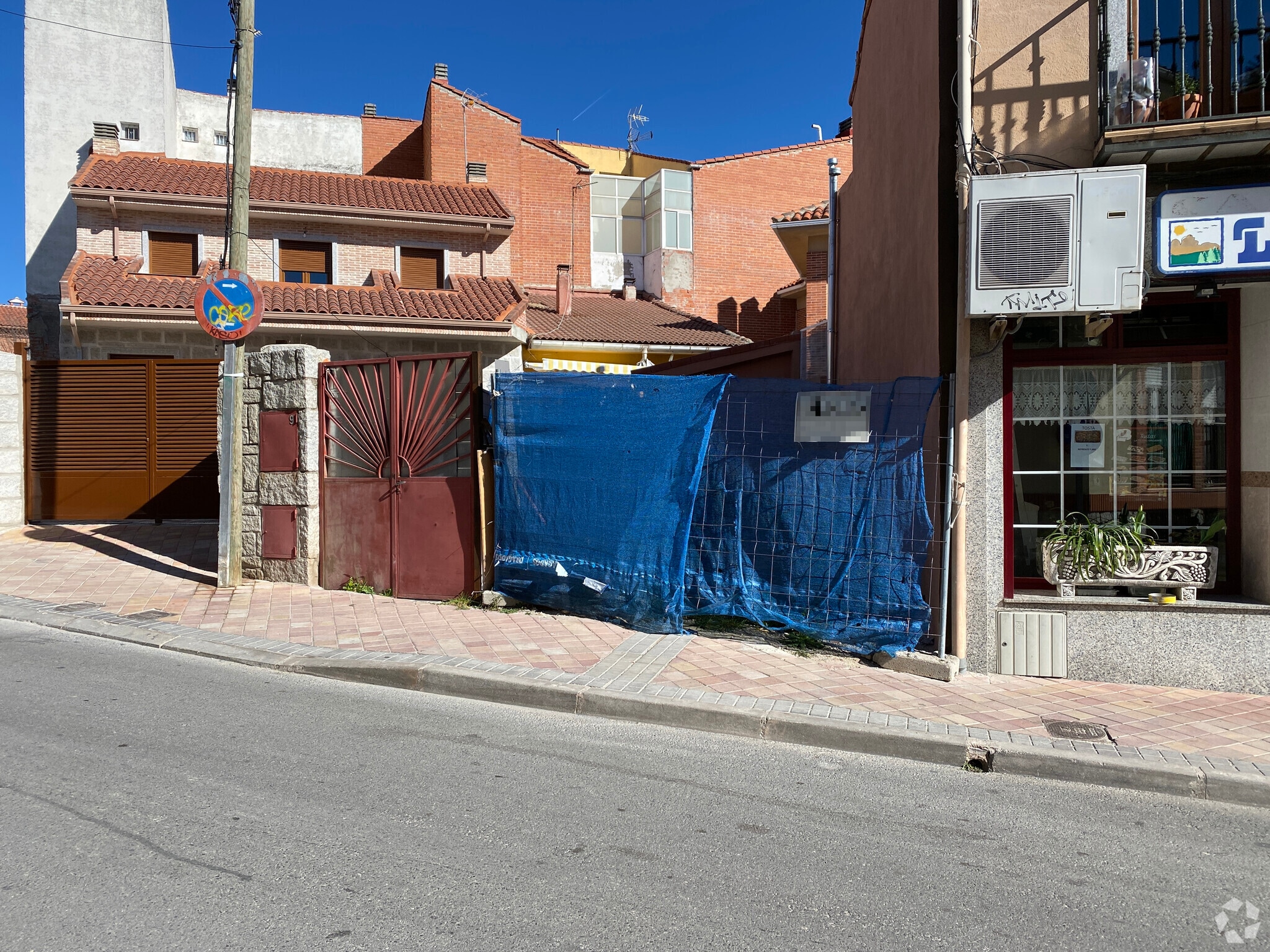 Calle Hondorrio, 9, Colmenar Viejo, Madrid for sale Primary Photo- Image 1 of 3