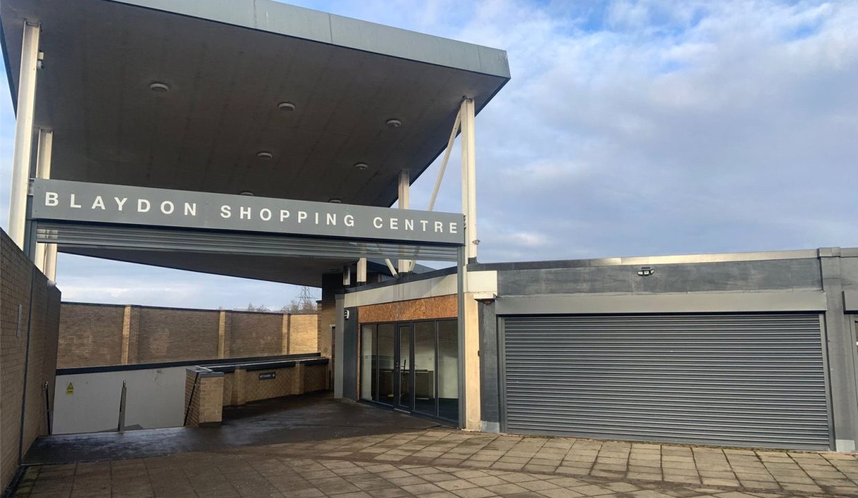 17-36 The Precinct, Blaydon On Tyne to rent Building Photo- Image 1 of 1