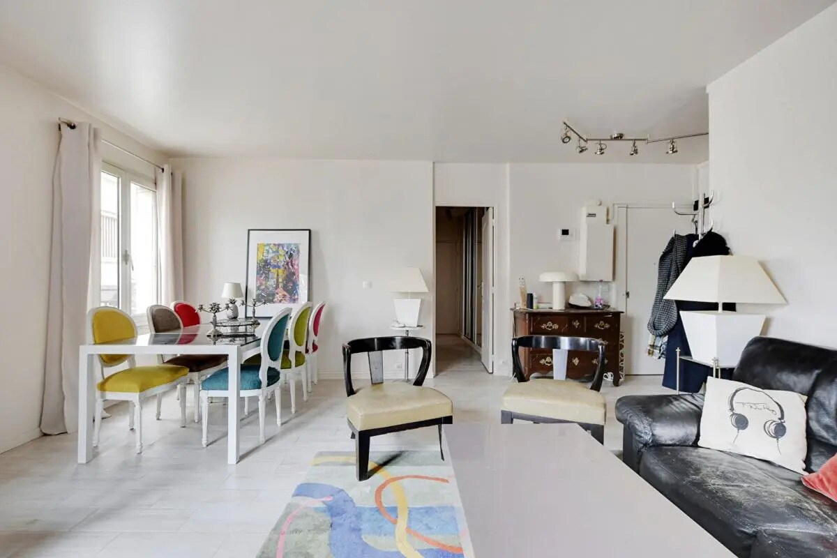 Build-to-Rent in Paris for sale Interior Photo- Image 1 of 4