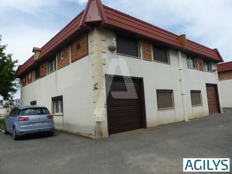 Light Industrial in Massy to rent - Building Photo - Image 2 of 9