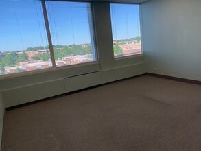 800 E Northwest Hwy, Palatine, IL to rent Interior Photo- Image 2 of 5