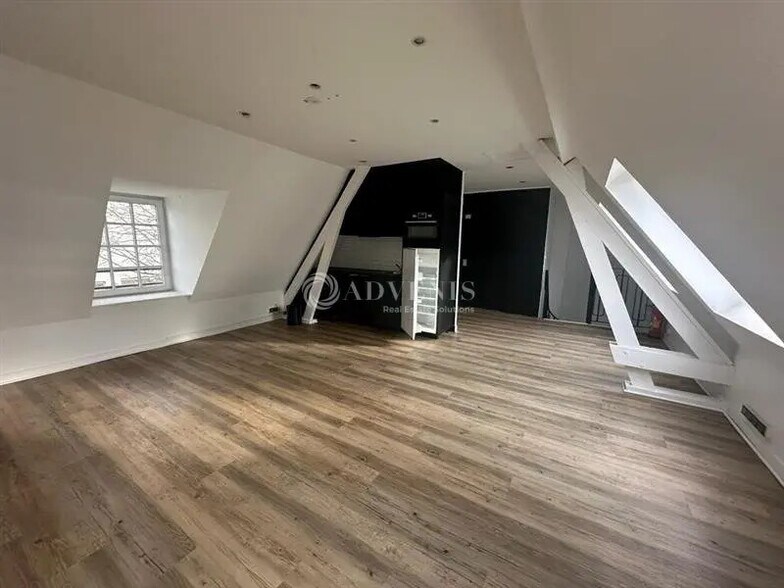 Office in Lille to rent - Interior Photo - Image 2 of 6