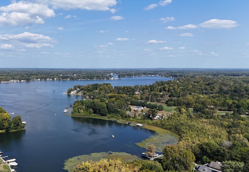 4548 Forest Beach Rd, Watervliet, MI for sale - Aerial - Image 2 of 4